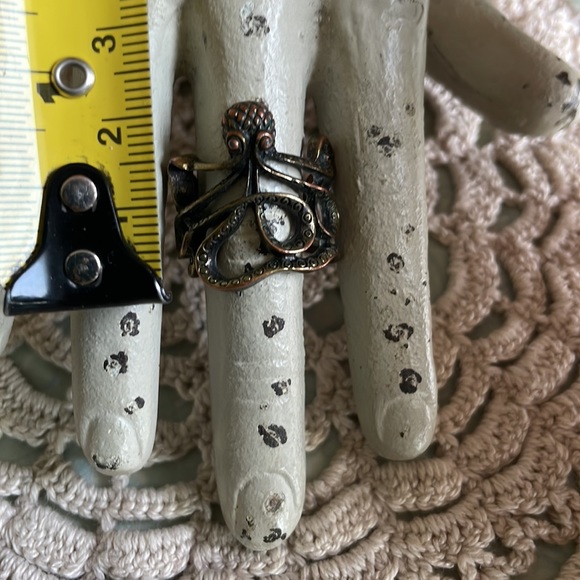 Brass octopus ring, size 6.5 - Picture 2 of 4